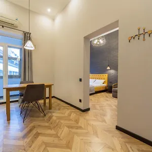 Idea Design Prorizna Апарт-отель Киев